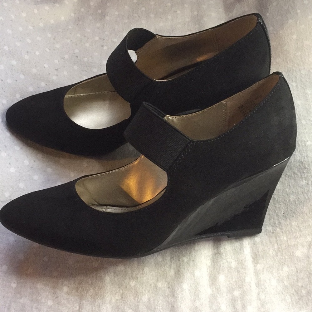 ❌SOLD!❌Bandolino Black Wedge Heels